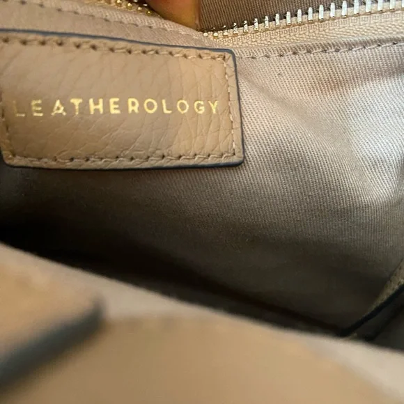 LEATHEROLOGY Kress medium tote bag, 9.5 by 8.5 inch 2 straps excellent condition - Picture 3 of 10